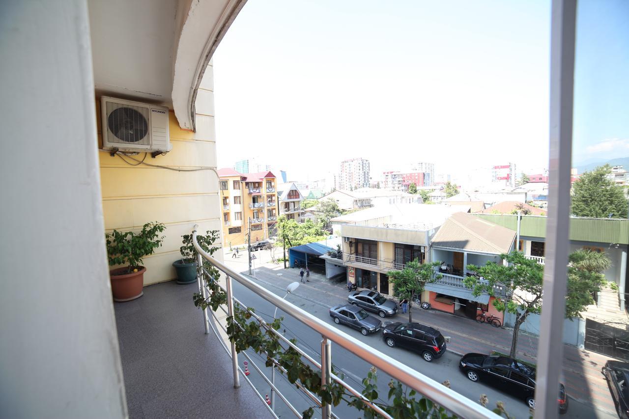Apartment On Lermontova 바투미 외부 사진